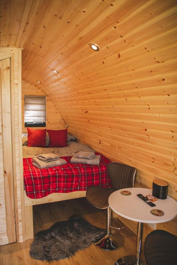 Highland & Transylvania Glamping Pods Roybridge Dış mekan fotoğraf