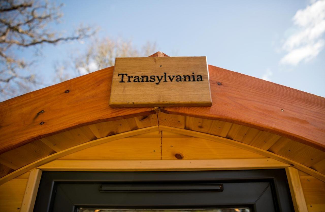 Highland & Transylvania Glamping Pods Roybridge Dış mekan fotoğraf