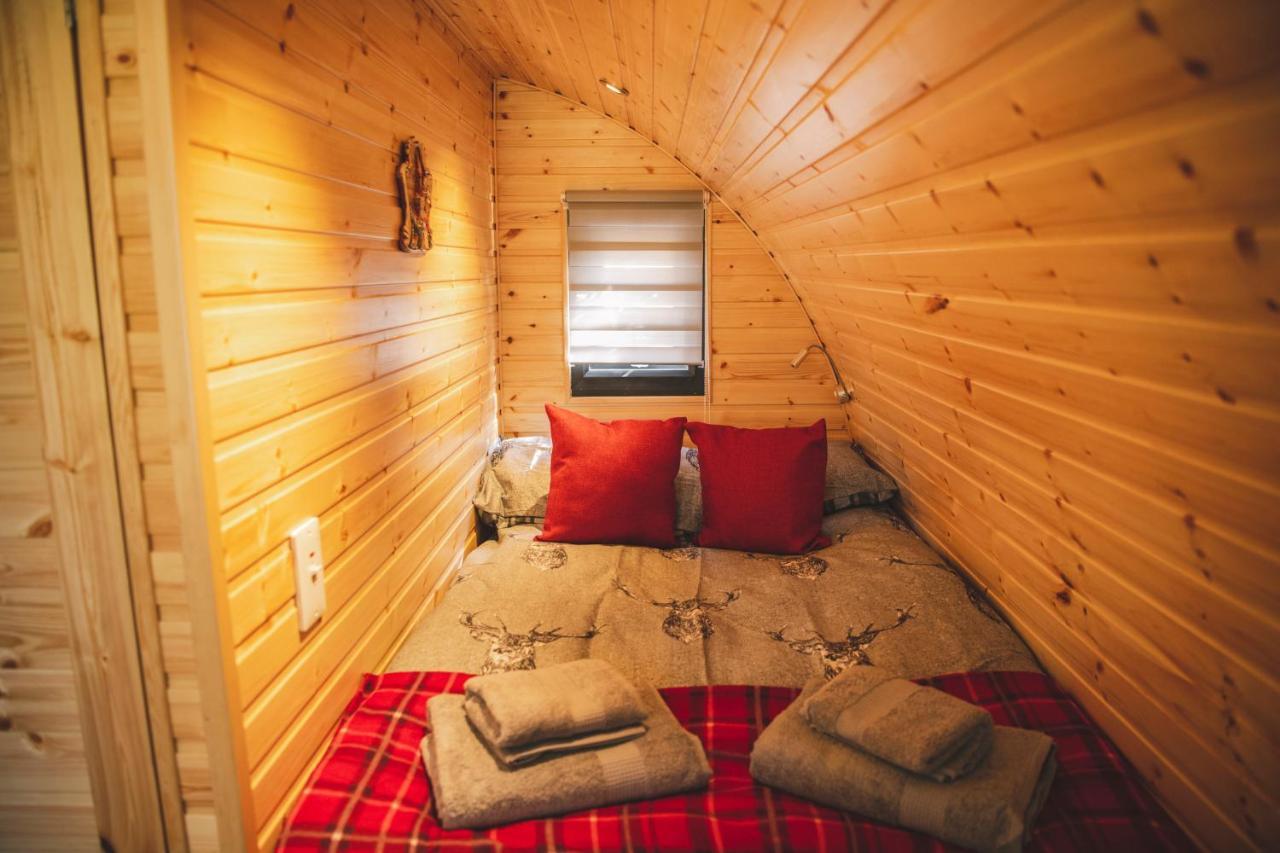 Highland & Transylvania Glamping Pods Roybridge Dış mekan fotoğraf