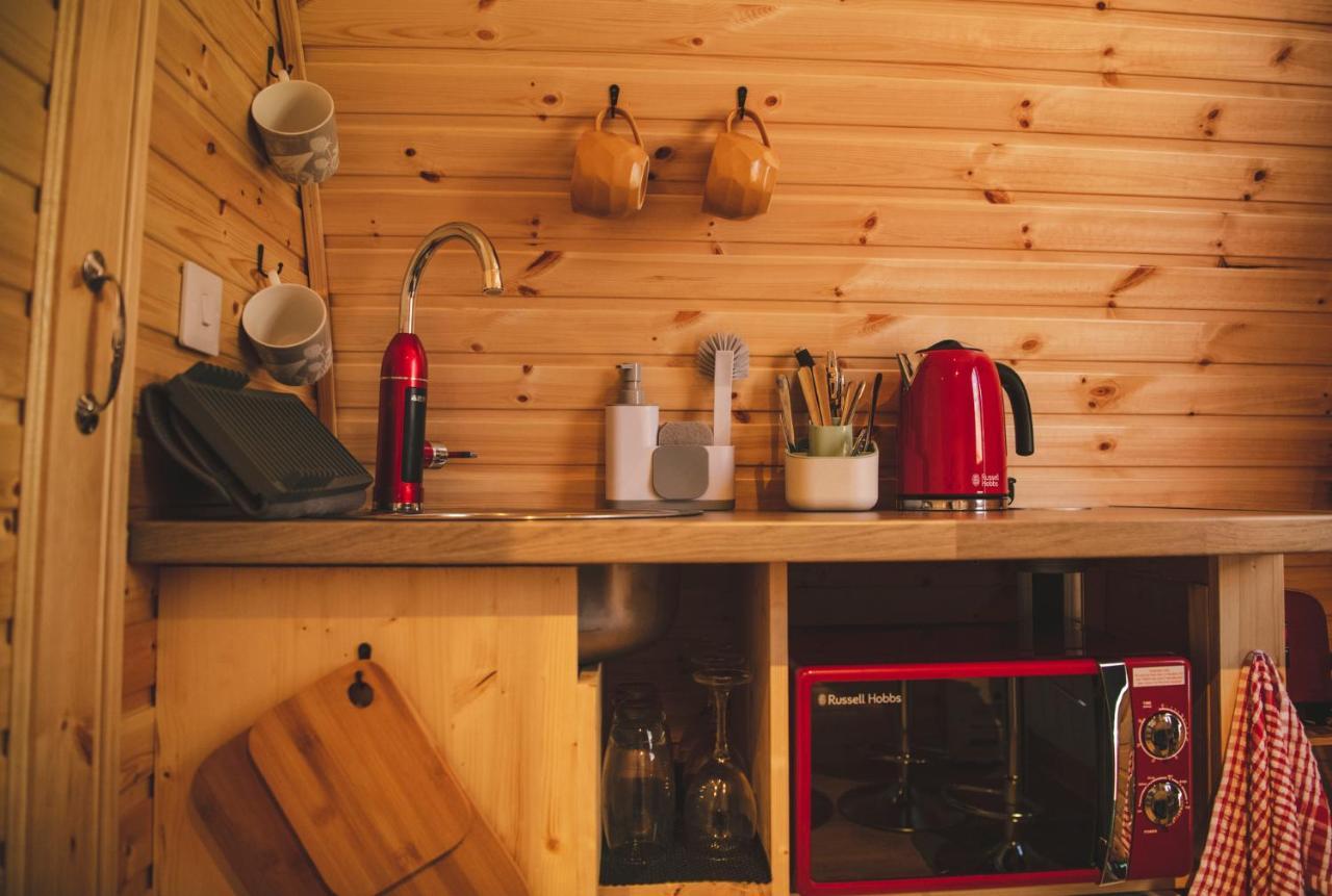 Highland & Transylvania Glamping Pods Roybridge Dış mekan fotoğraf